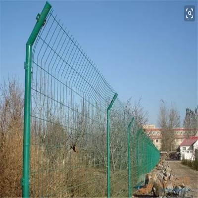 雙邊絲圈地護欄網(wǎng)河道安全防護網(wǎng)廠區(qū)果園鐵絲網(wǎng)圍欄