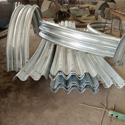 波形護欄彎板多少錢一米_交通安全設施_安全/防護_產(chǎn)品_企騰網(wǎng)工廠